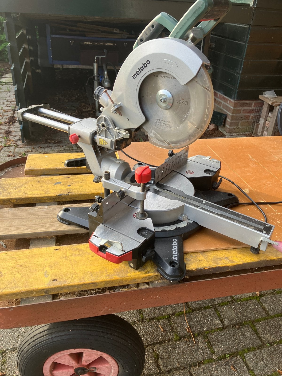 Afkortzaag Metabo KGS 254 M, Doe-het-zelf en Verbouw, Ophalen, Gebruikt, 70 mm of meer, Afkortzaag