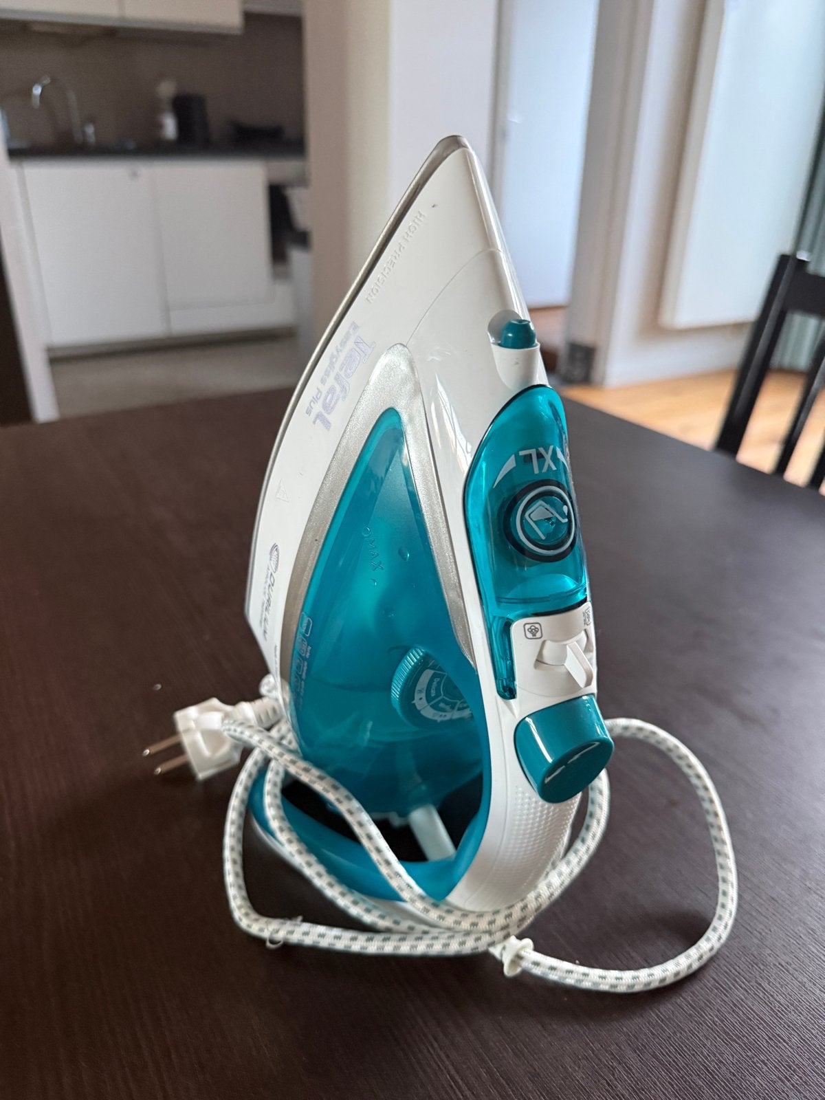 Tefal Easygliss Plus Strijkijzer met mini strijkplank, Witgoed en Apparatuur, Strijkijzers en Strijkplanken, Ophalen of Verzenden