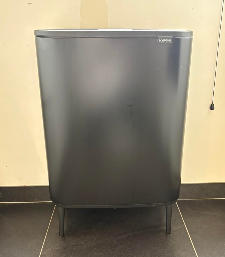 Brabantia Bo Touch Bin 2x30L - Lichte gebruikerssporen, Huis en Inrichting, Woonaccessoires | Prullenbakken, Gebruikt, Kunststof