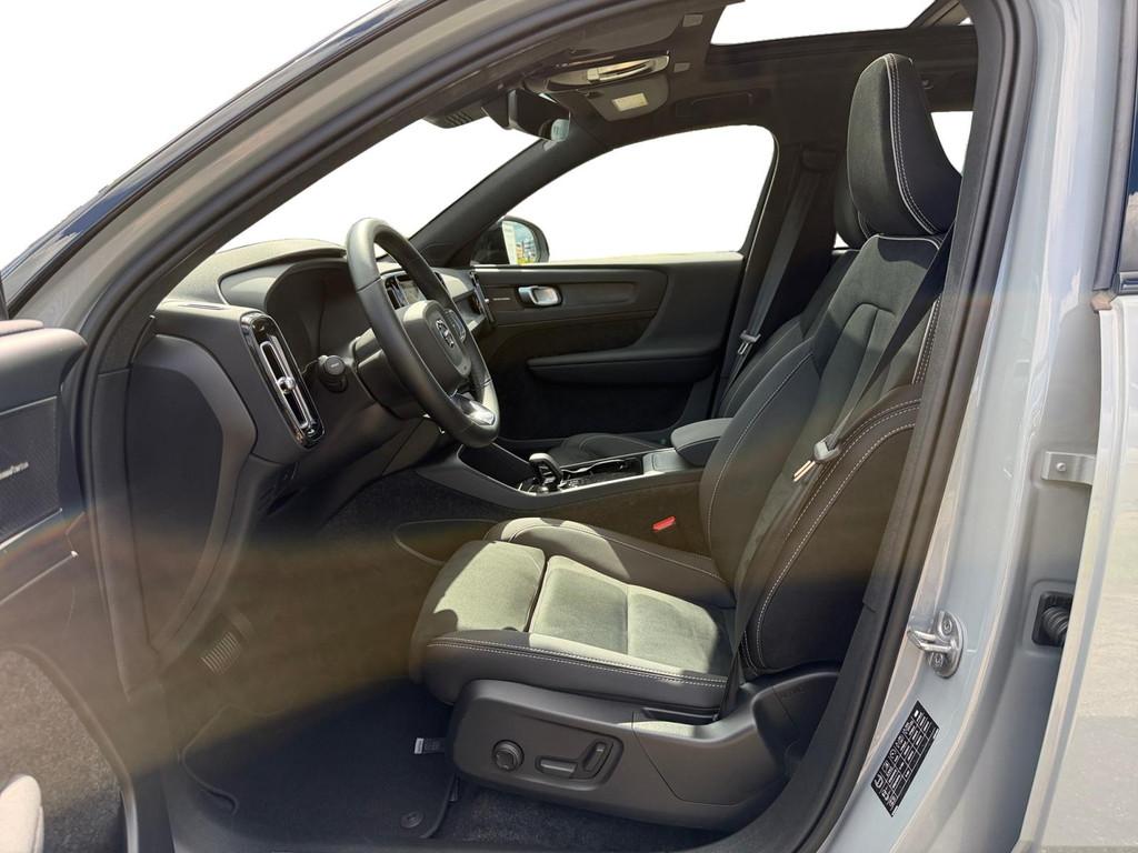 Volvo EX40 Single Motor Extended Range Ultra 82 kWh, Achterwielaandrijving, 252 pk, Leder en Stof, Origineel Nederlands