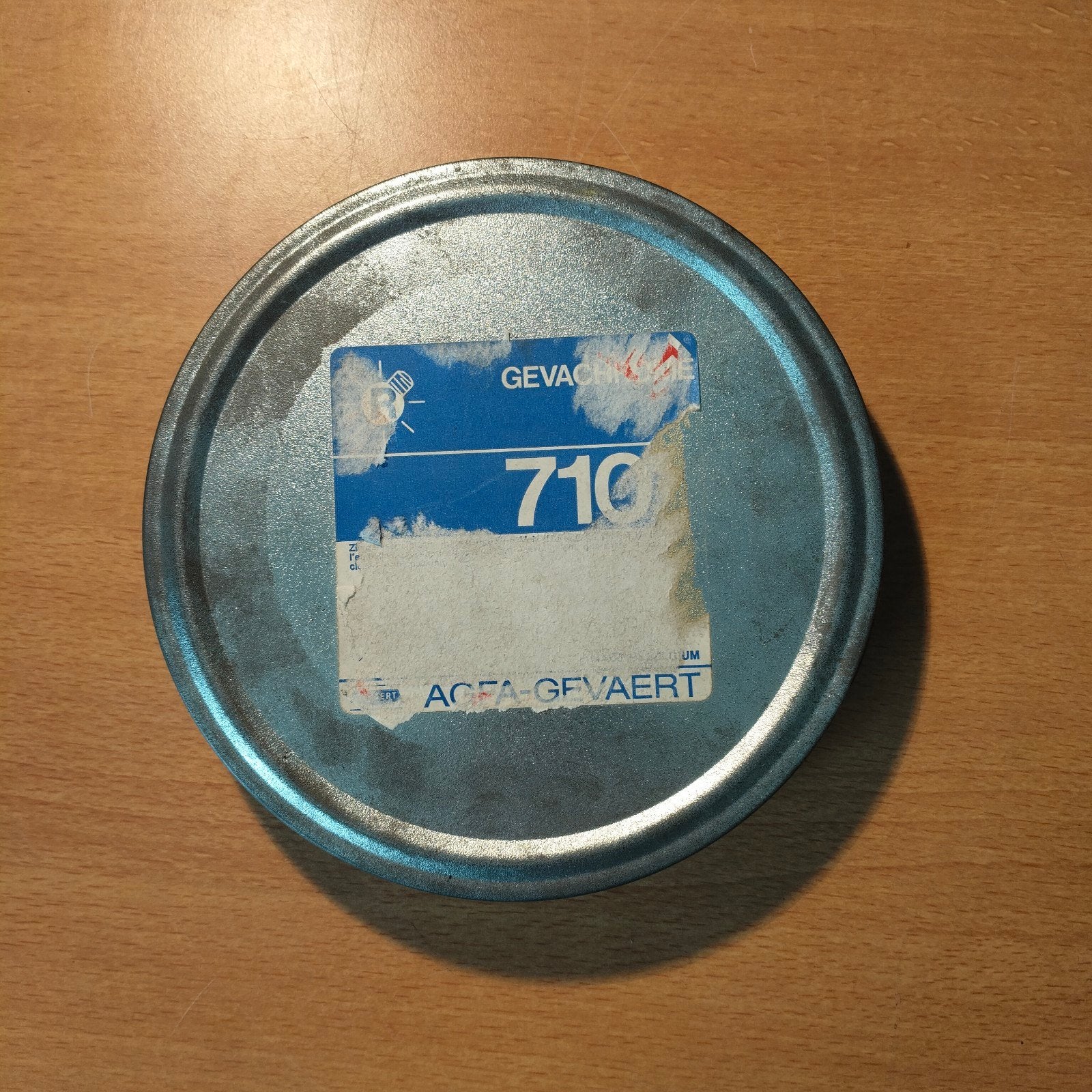Metalen blik voor 16mm filmrol - 18cm diameter, 25mm hoog, Audio, Tv en Foto, Filmrollen, Ophalen of Verzenden