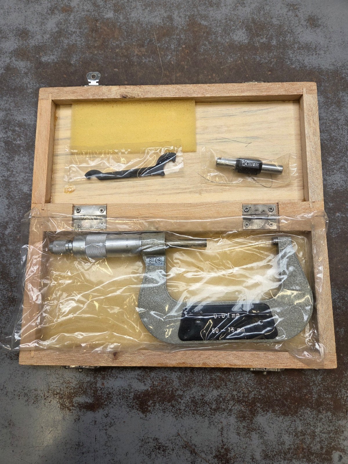 Micrometer 50-75 mm in houten kistje, Ophalen of Verzenden, Nieuw, Afstand