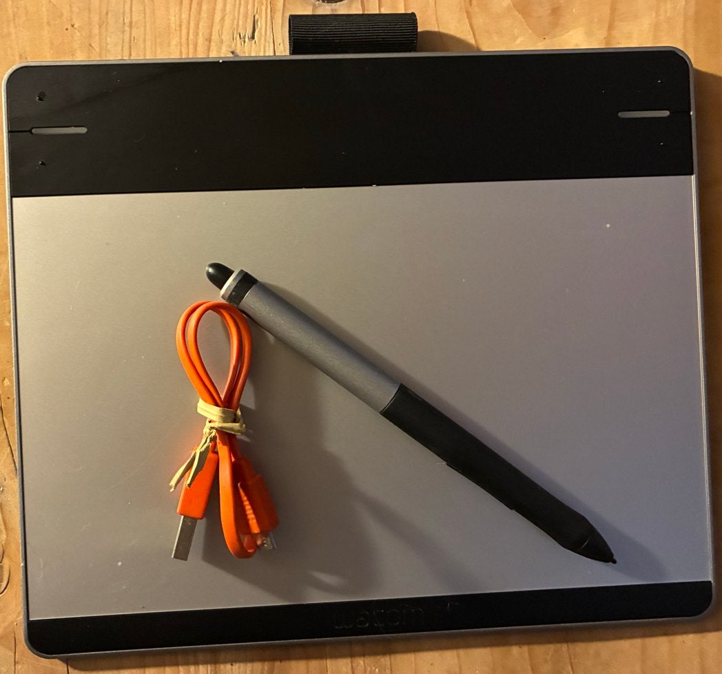 Wacom Intuos CTH-480/S Tekentablet, Ophalen of Verzenden, Multi-touch, Zo goed als nieuw, Draadloos