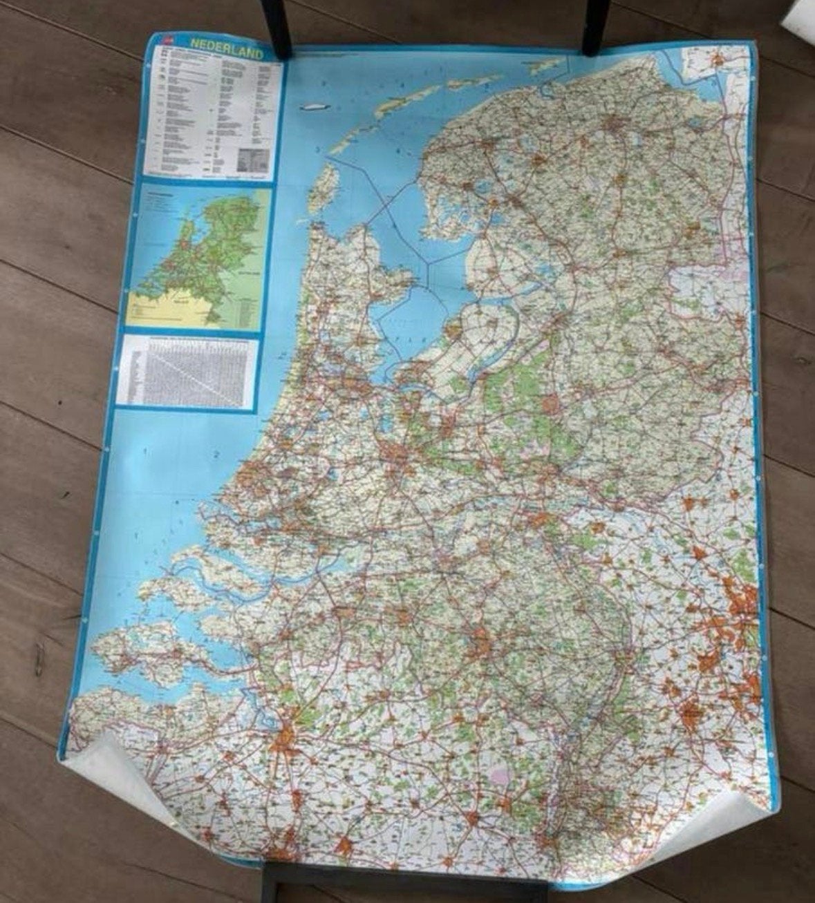 Nederland geplastificeerde Landkaart 125x97, Gelezen, Ophalen of Verzenden, Landkaart, 1800 tot 2000