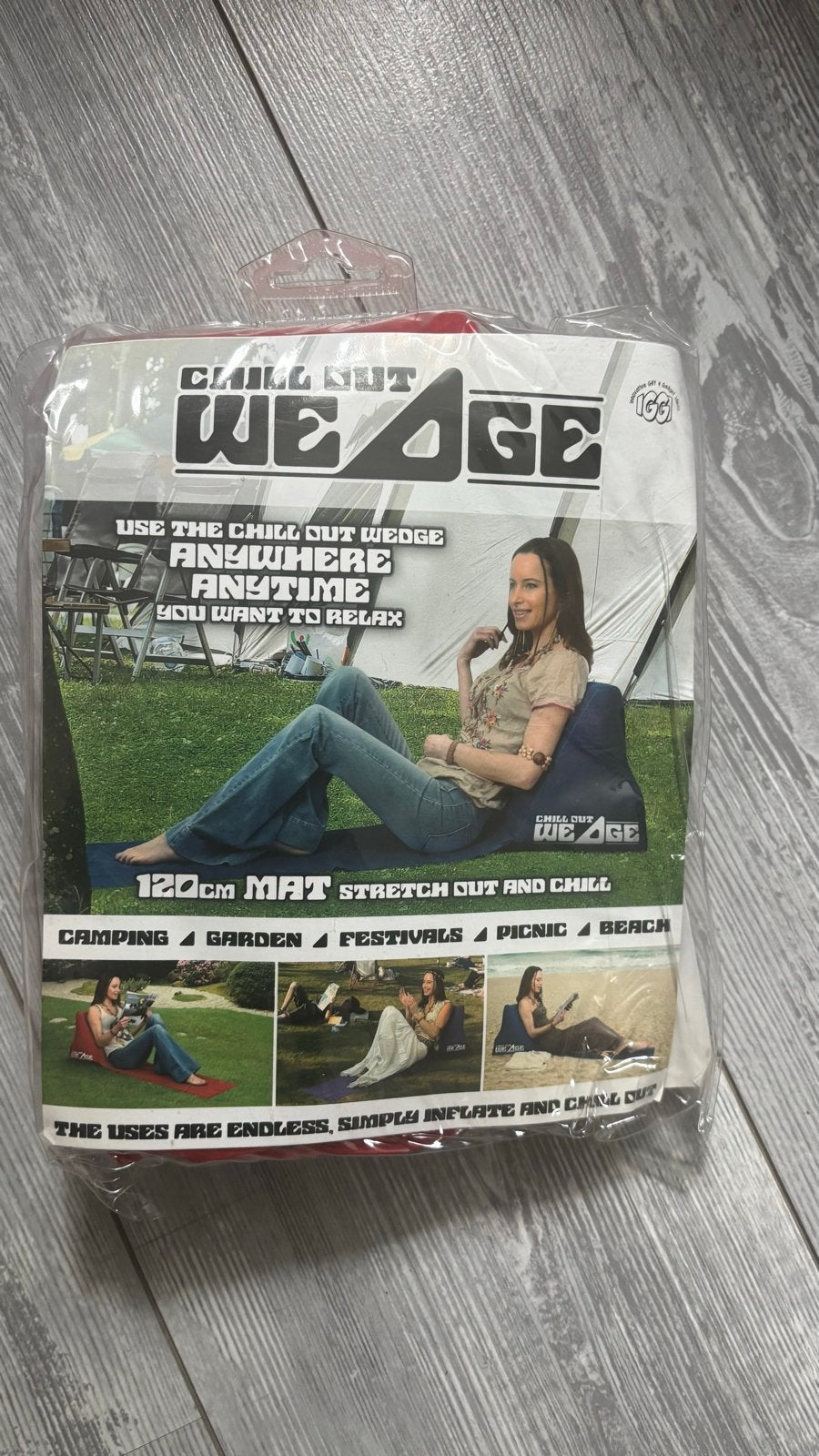 Chill Out Wedge Opblaasbaar Ligbed/Zitje - Rood, Caravans en Kamperen, Ophalen of Verzenden, Nieuw