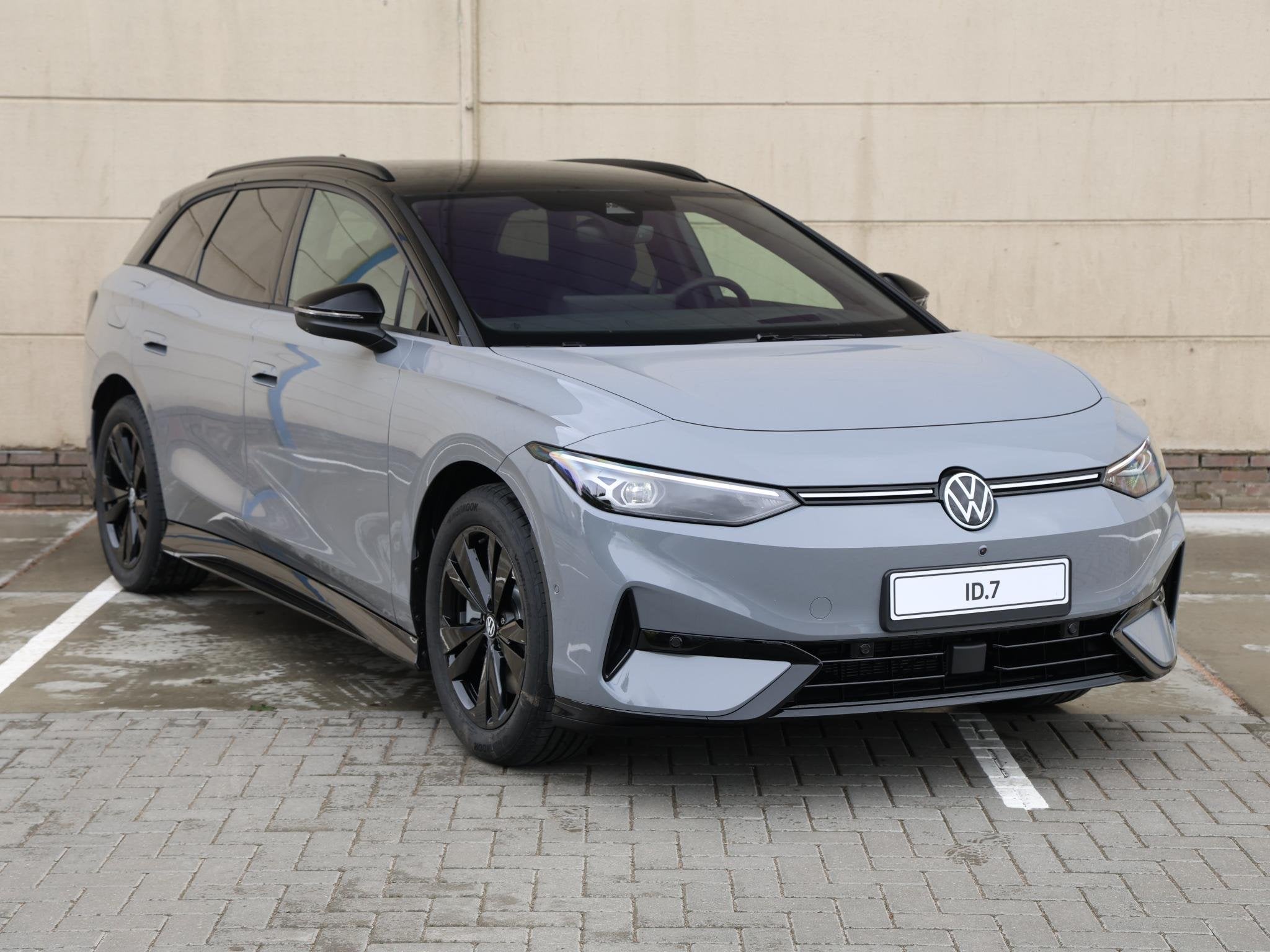 Volkswagen ID.7 Tourer Limited Edition 77 kWh Head up displa, Automaat, Gebruikt, 587 km, 1000 kg