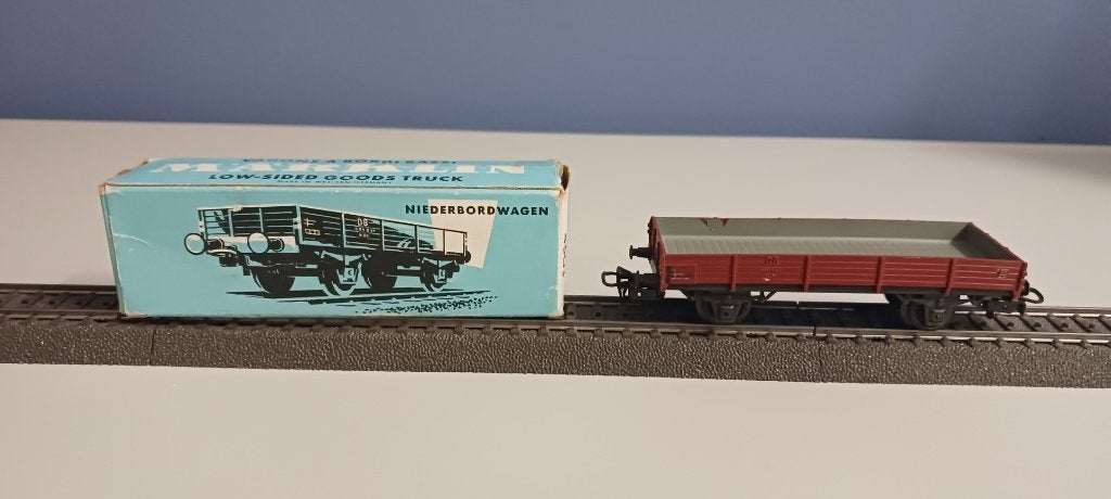 Marklin 4503: laagboordwagon in lichtblauwe OVP, Wisselstroom, Gebruikt, Wagon, Ophalen of Verzenden