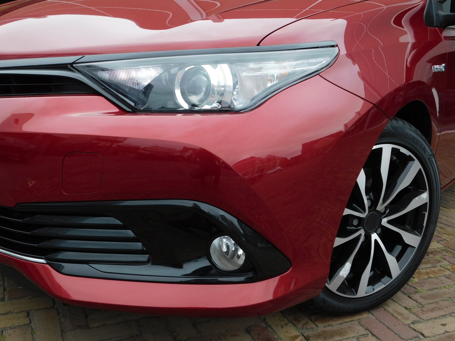 Toyota Auris 1.8 Hybrid Black Edition (bj 2018, automaat), Auto's, Gebruikt, Euro 6, 4 cilinders, Origineel Nederlands