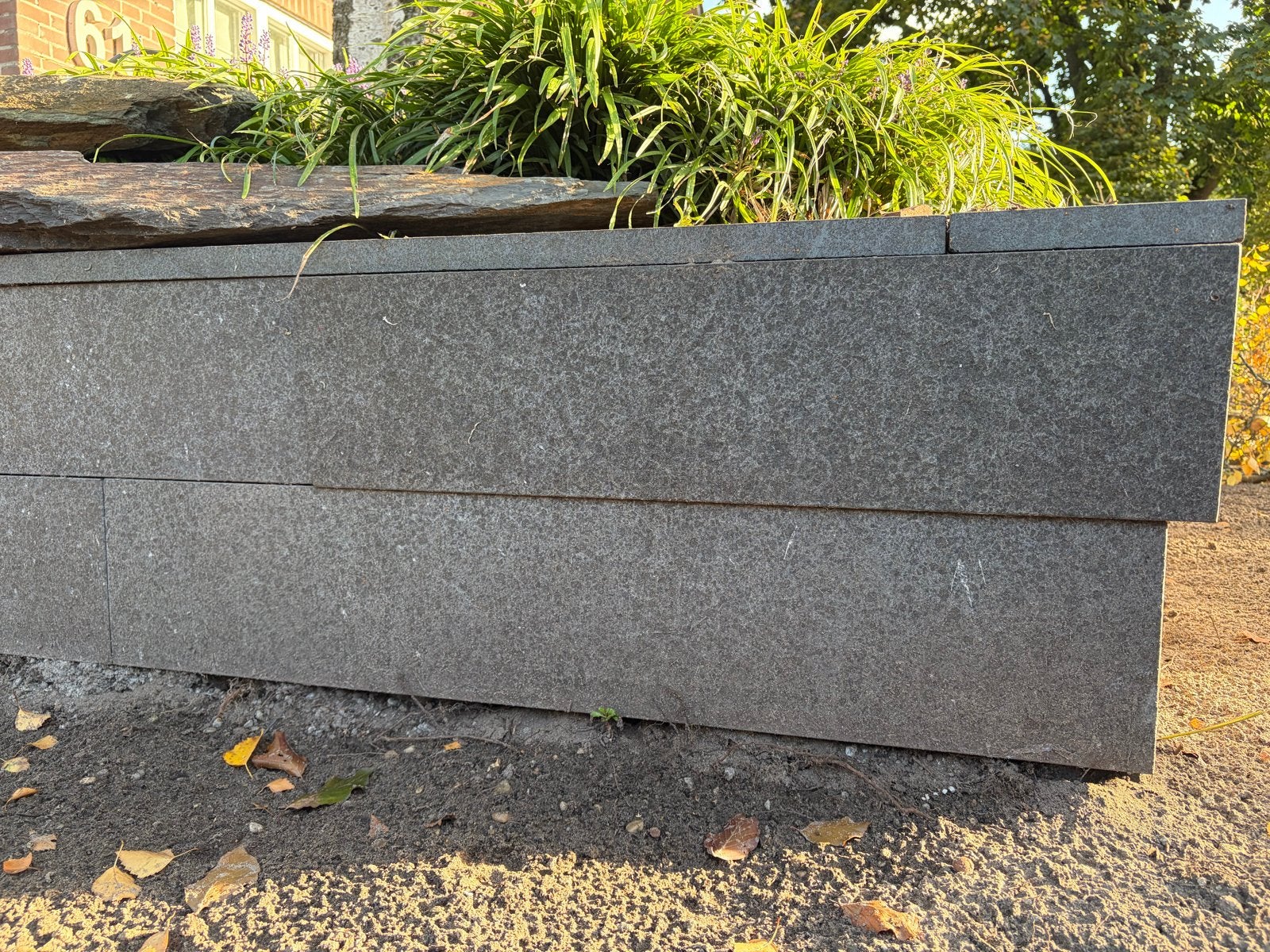 Natuursteen basalt vijverrand/afdekrand 100x20x3 cm, Tuin en Terras, Ophalen, Gebruikt, Natuursteen, Terrastegels