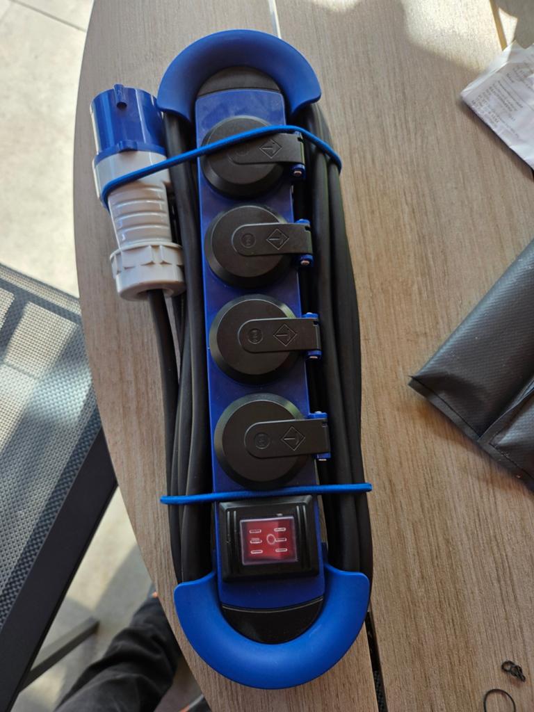 Camping stekkerdoos met 5 meter kabel - 3500W MAX, Ophalen of Verzenden