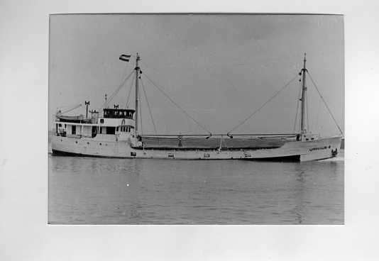scheepvaart-foto-uranus B, Ophalen of Verzenden, Zo goed als nieuw, Motorboot, Boek of Tijdschrift