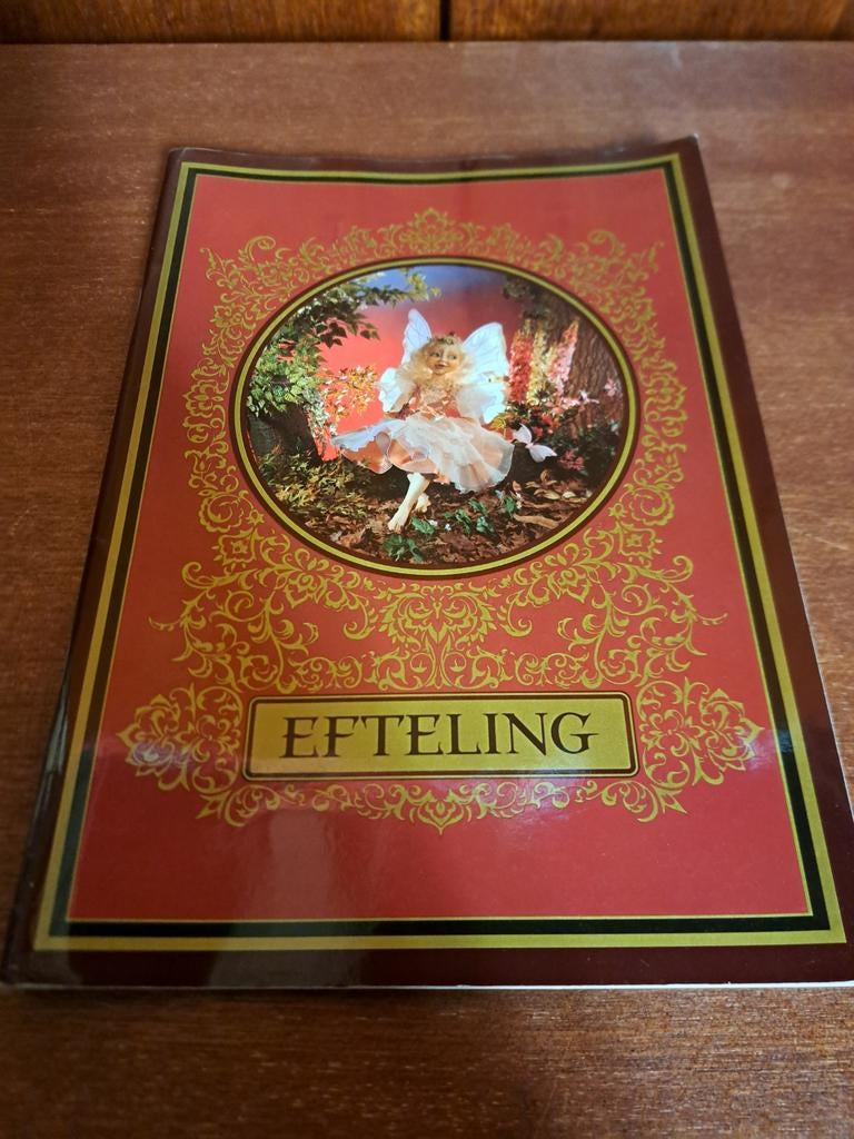 Efteling jaarboekje, Ophalen of Verzenden, Zo goed als nieuw, Beeldje of Poppetje