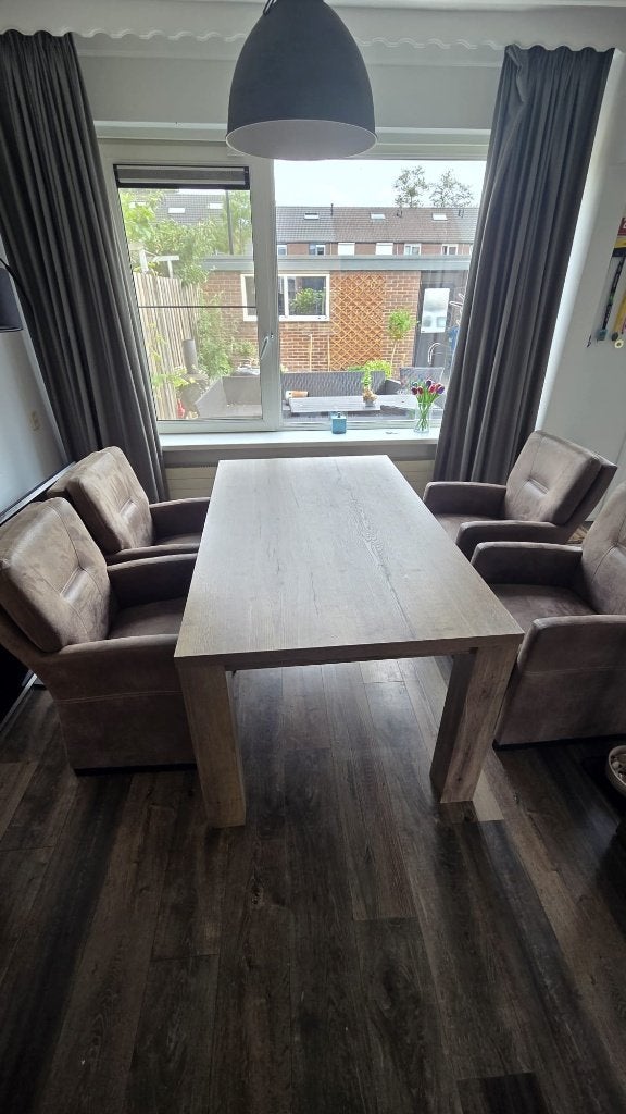 Mooie eethoek met 4 comfort stoelen. Bieden vanaf €80, Zo goed als nieuw, Modern, Vier personen, Rechthoekig