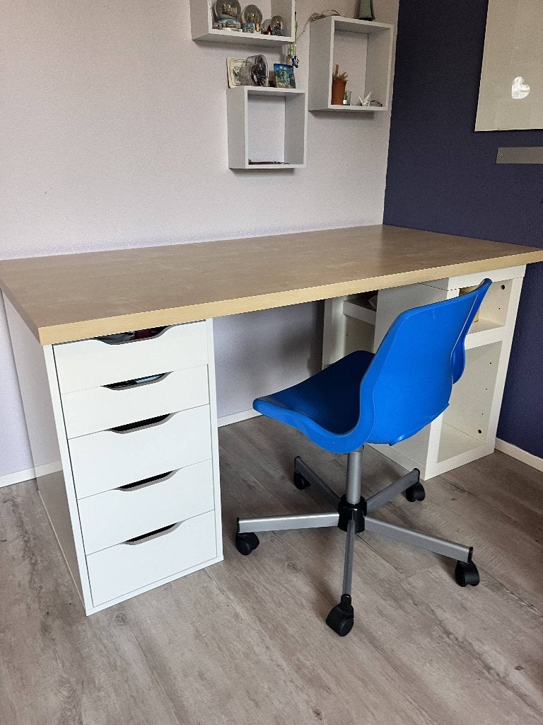 Bureau met ladenblok en open onderkast (IKEA), Ophalen, 150 cm, Spaanplaat of MDF, Zo goed als nieuw