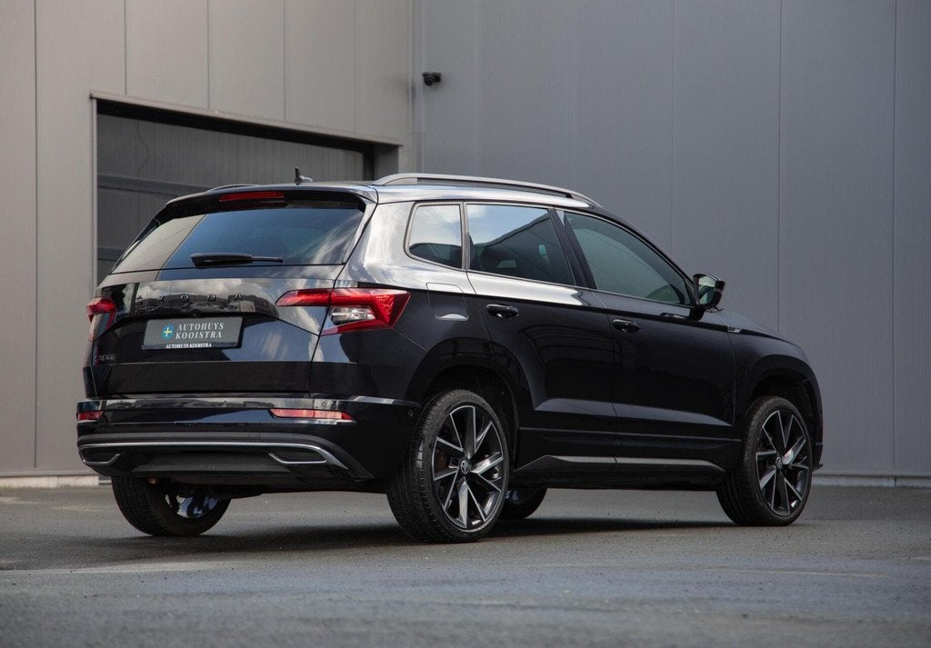 Skoda Karoq 1.5 TSI ACT Sportline Business |Panorama|Virtual, Auto's, Skoda, Stof, 4 cilinders, 150 pk, Zwart