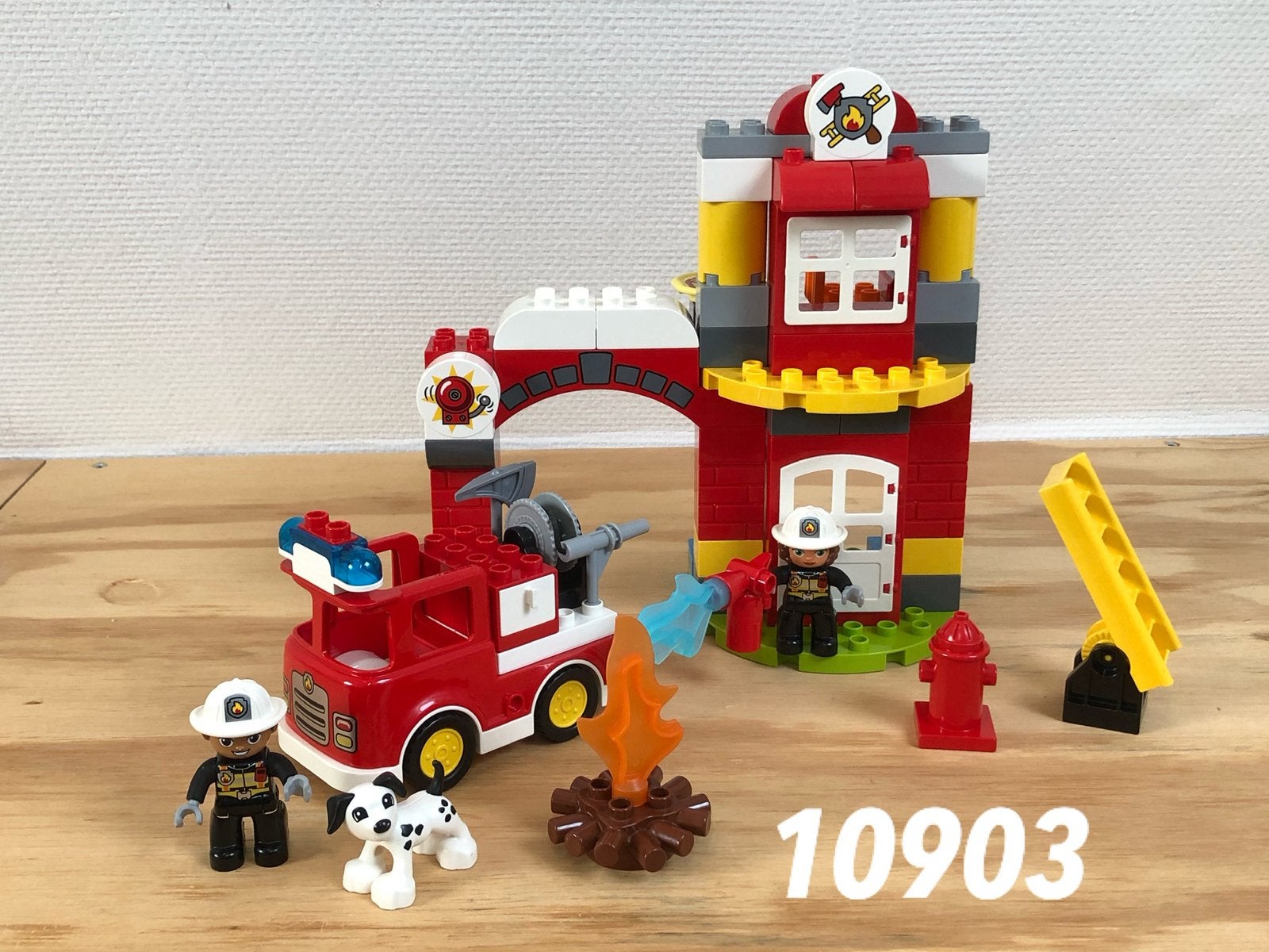 Duplo brandweerkazerne 10903 (compleet) 8, Kinderen en Baby's, Ophalen of Verzenden, Zo goed als nieuw, Complete set, Duplo