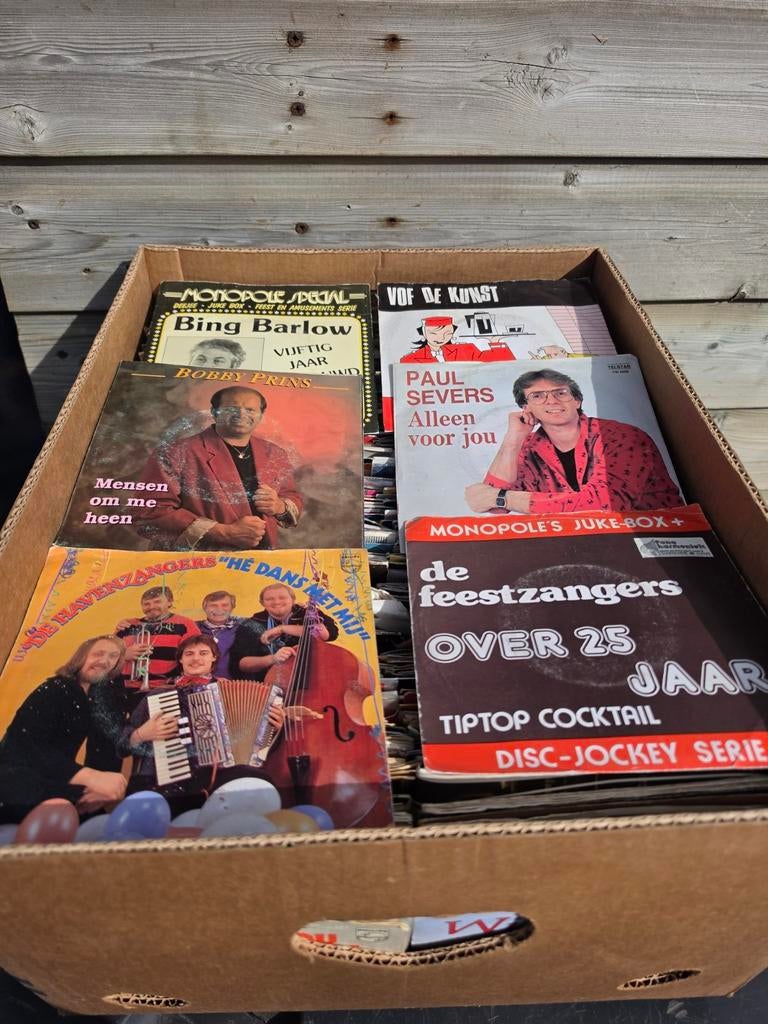 Te koop een bananen doos met singels engels&duits&Nederlands, Cd's en Dvd's, Vinyl Singles, Gebruikt, 7 inch, Single, Ophalen of Verzenden