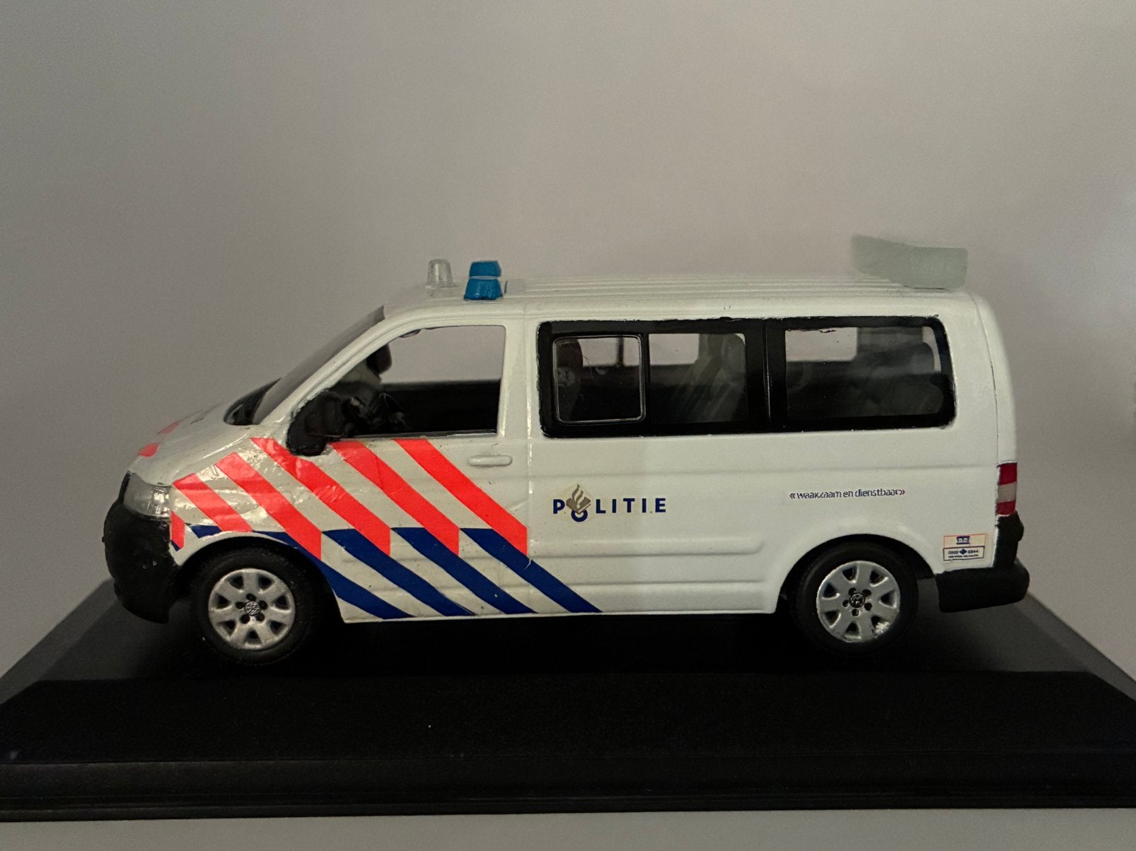 VW Transporter Bus Politie (Type T5) 2010 - MiniChamps, Hobby en Vrije tijd, Modelauto's | 1:43, Ophalen of Verzenden, Zo goed als nieuw