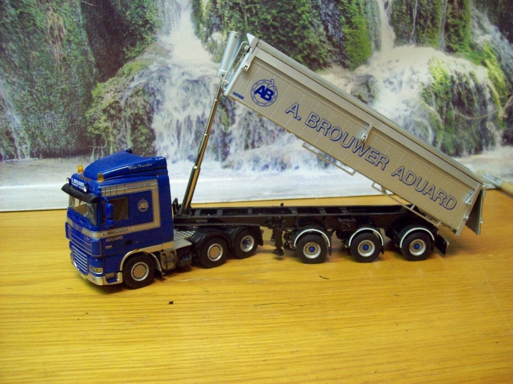 WSI - Daf XF 105  met Asfalt Kieper - A. Brouwer- Aduard, Ophalen of Verzenden, Zo goed als nieuw, Bus of Vrachtwagen, Wsi