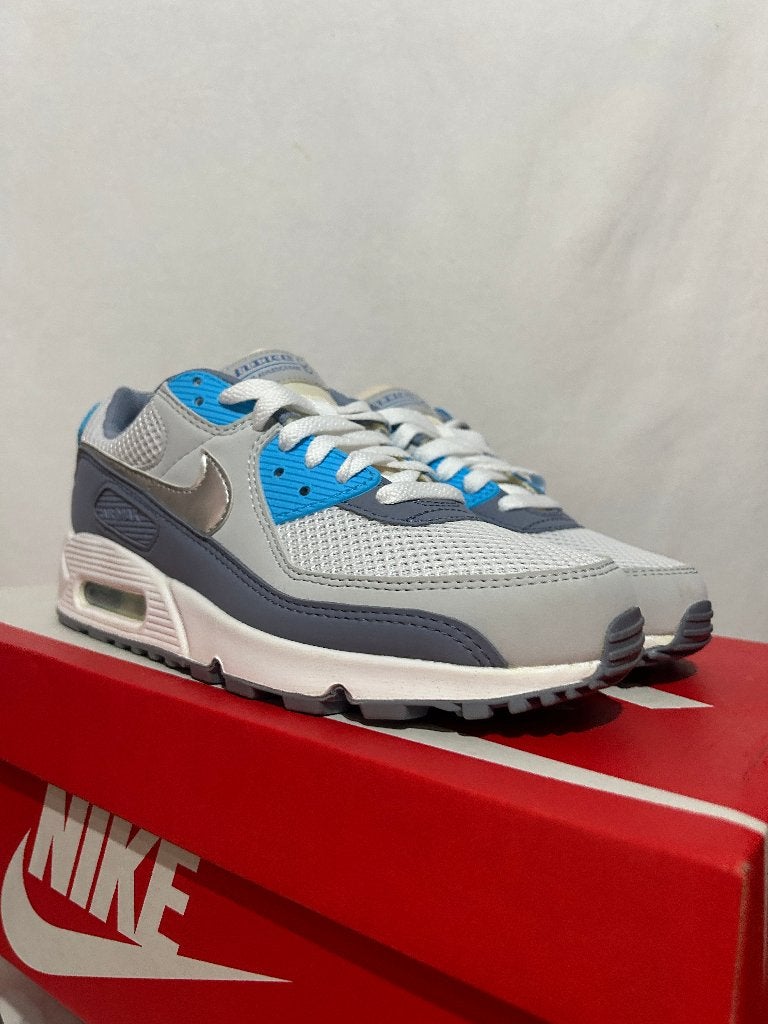 NIEUW! Maat 40,5 - Nike Air Max 90 SE Platinum Ashen Slate, Overige kleuren, Verzenden, Nieuw, Sneakers of Gympen