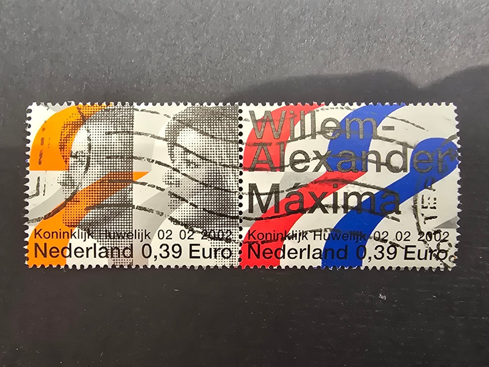 Postzegels Nederland 2002 - NVPH 2046a en b, Postzegels en Munten, Postzegels | Nederland, Ophalen of Verzenden, Na 1940, Gestempeld