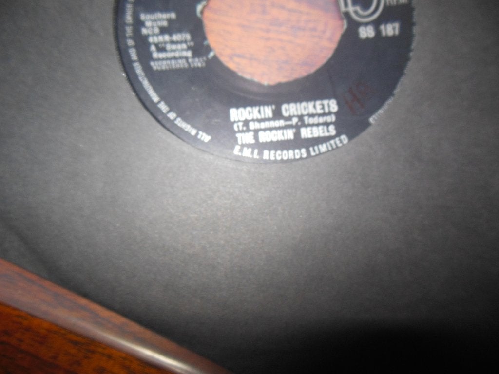 single the rockin' rebels the hully gully 45rpm jukebox 7'', Gebruikt, 7 inch, Ophalen of Verzenden, Rock en Metal