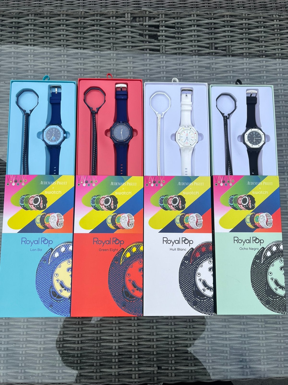 Ap x swatch royal pop horloge met bandje div kleuren, Sieraden, Tassen en Uiterlijk, Kunststof, Swatch, Nieuw, Kunststof