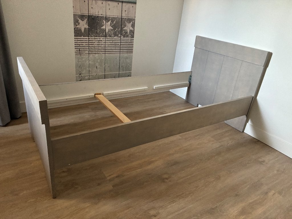 Gratis Bopita 1 persoonsbed, Kinderen en Baby's, Kinderkamer | Bedden, Ophalen, Gebruikt, Minder dan 140 cm, 85 tot 100 cm