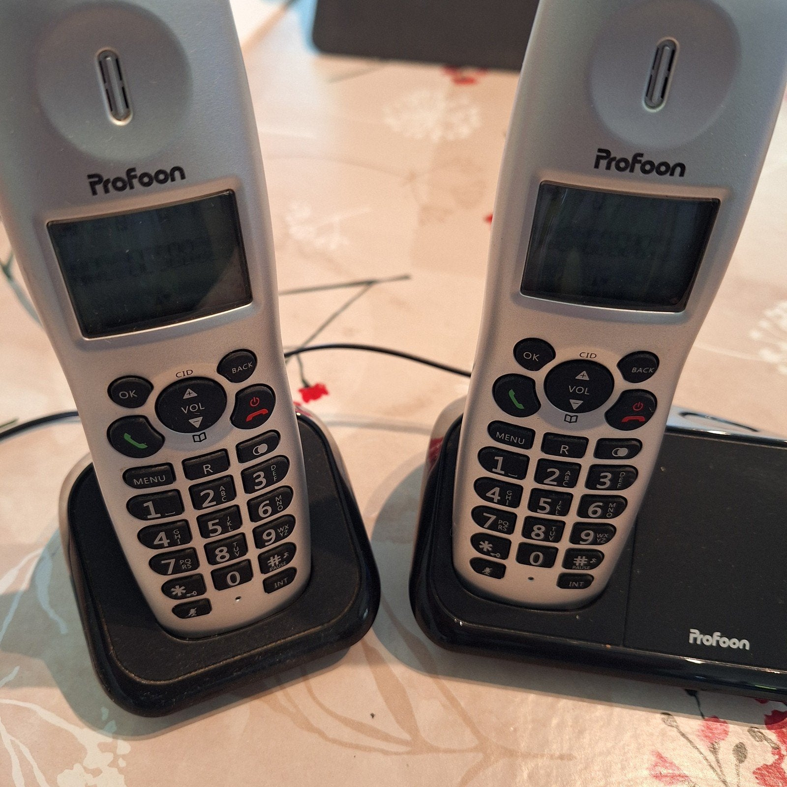 Profoon PDX 8320 DECT telefoonset met 2 handsets, Ophalen of Verzenden, Zo goed als nieuw, 2 handsets
