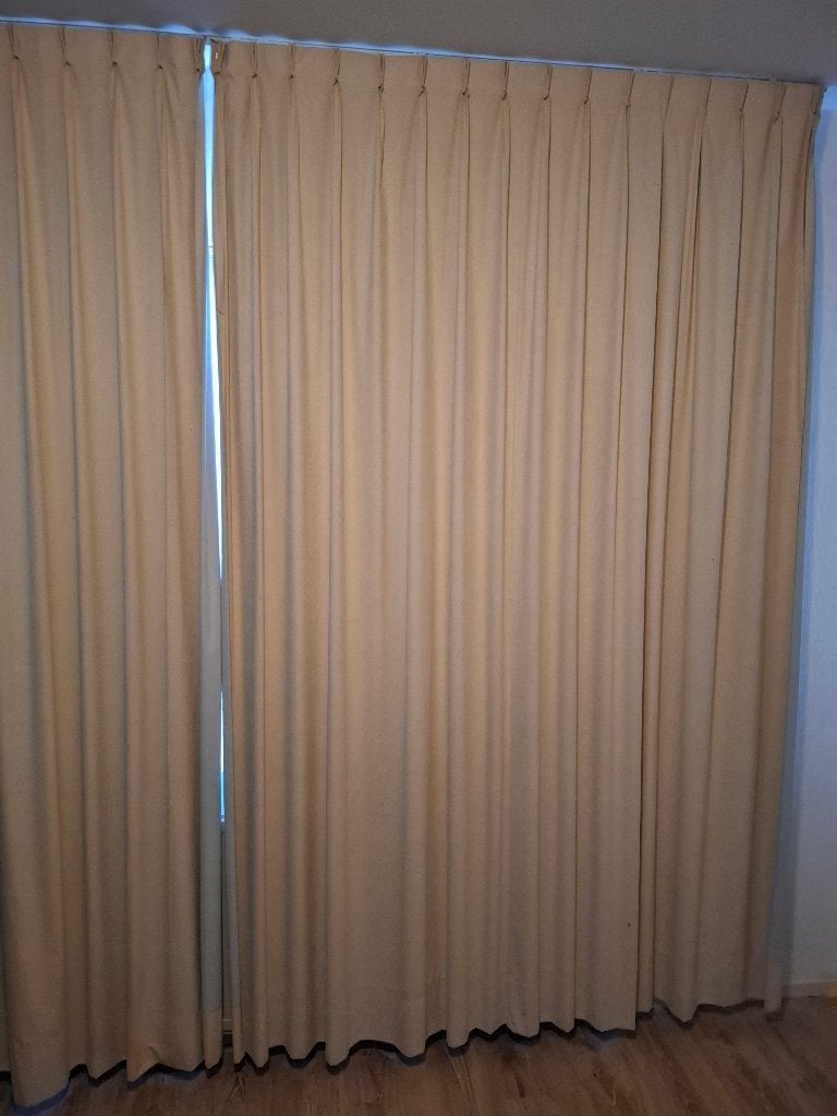 Verduisterende gordijnen, 230 cm, Beige, Ophalen of Verzenden, 253 cm