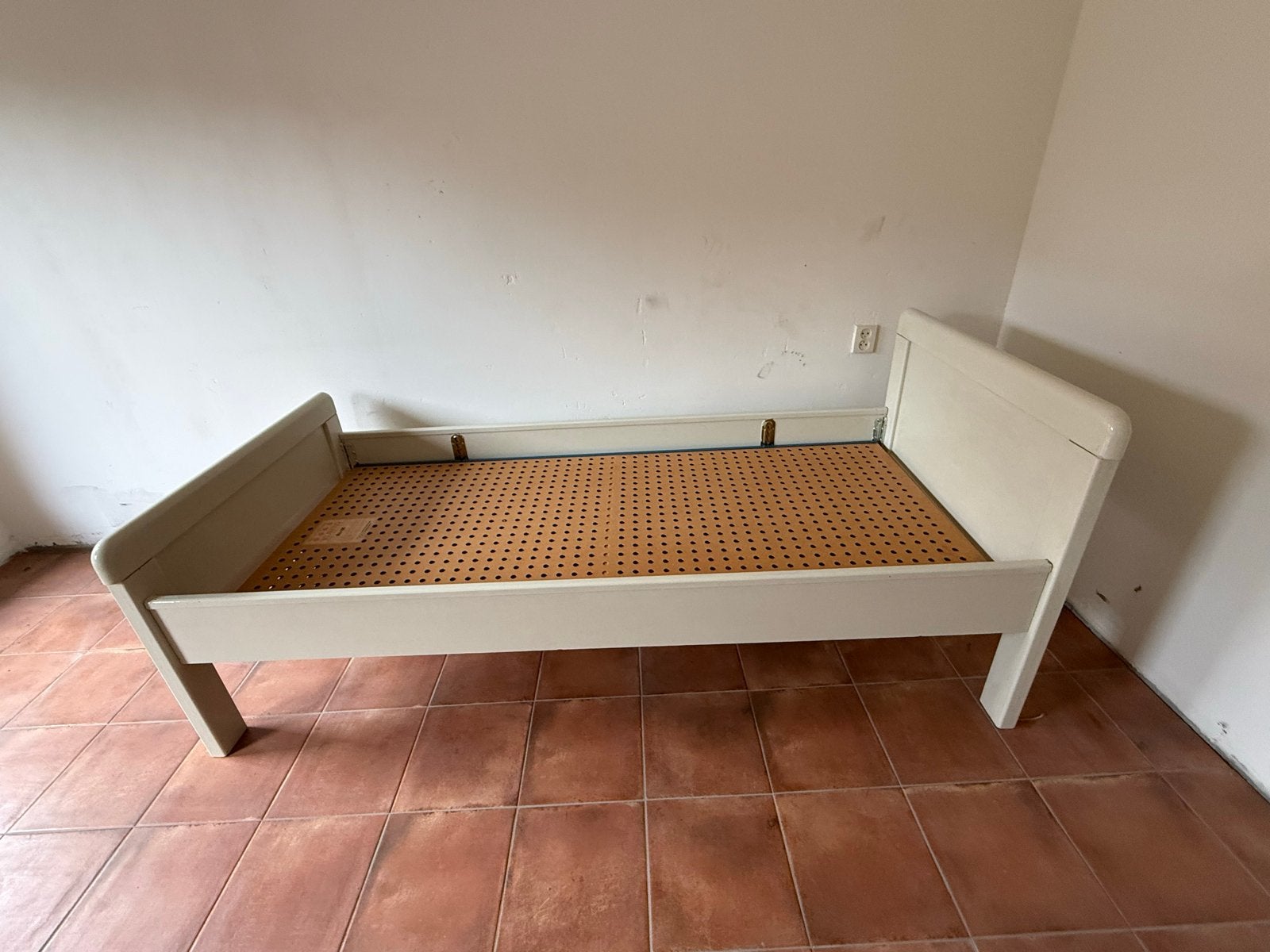 Eenpersoonsbed met bodem - Vlavro Vlak Speciaal, Ophalen, Gebruikt, 90 cm, Eenpersoons