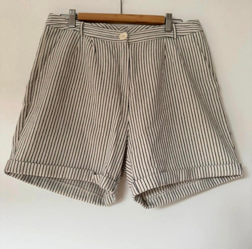 Korte broek / shorts van Very Cherry, maat L., Kort, Beige, Maat 42/44 (L), Ophalen of Verzenden