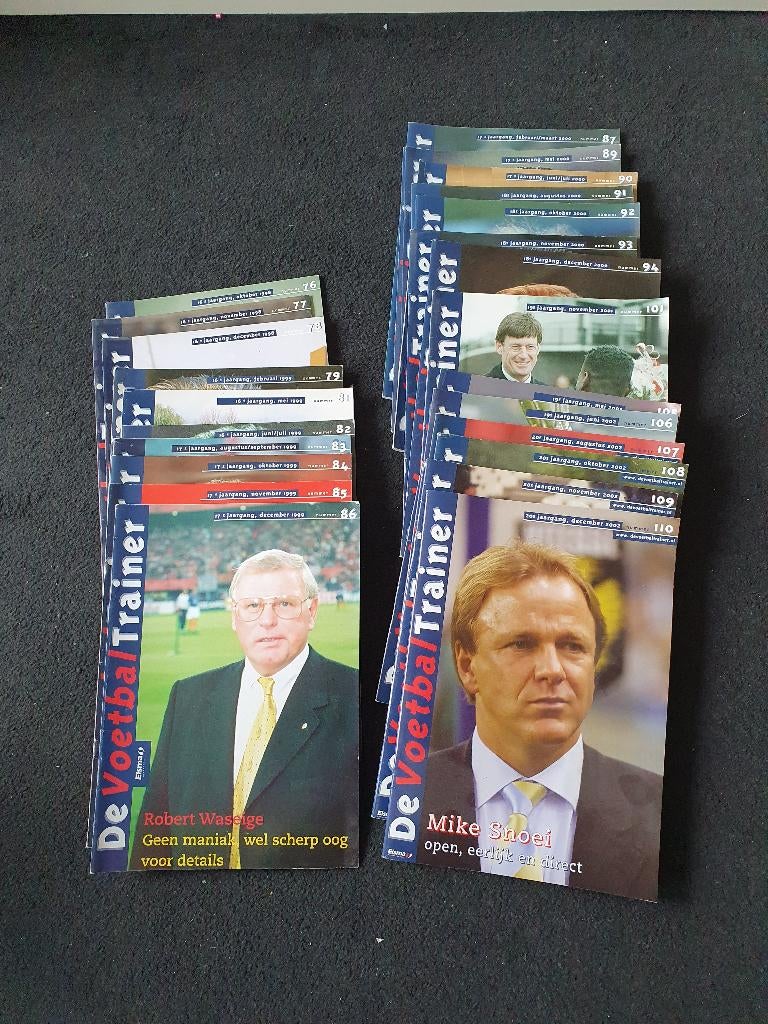 27x De Voetbaltrainer, Ophalen of Verzenden, Zo goed als nieuw, Overige binnenlandse clubs, Boek of Tijdschrift