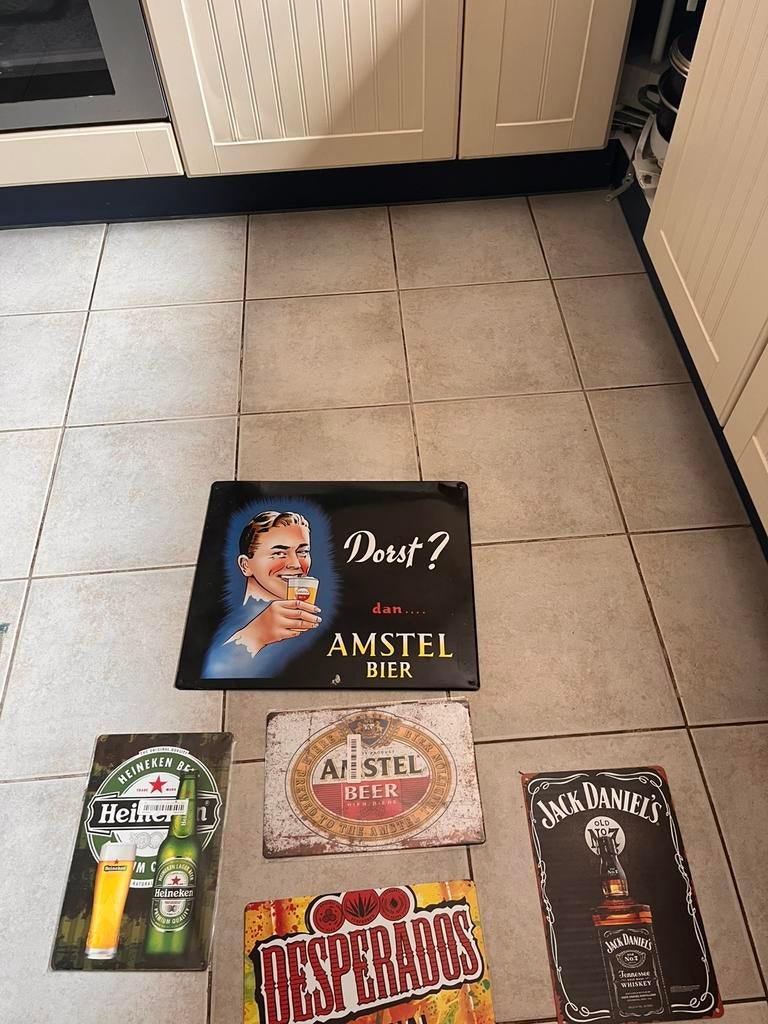 Kroeg borden, Ophalen, Zo goed als nieuw