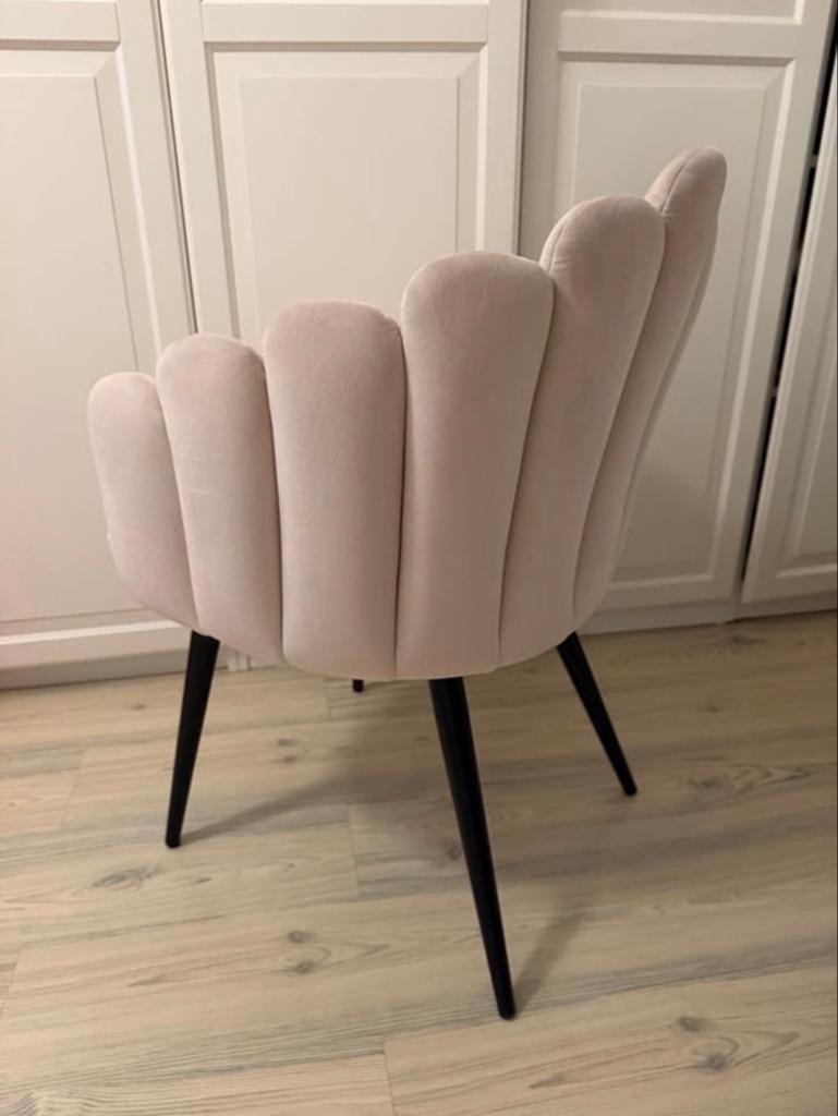 Roze fluwelen schelpstoel highfive stoel- Zo goed als nieuw, Overige kleuren, Ophalen of Verzenden, Zo goed als nieuw, Eén