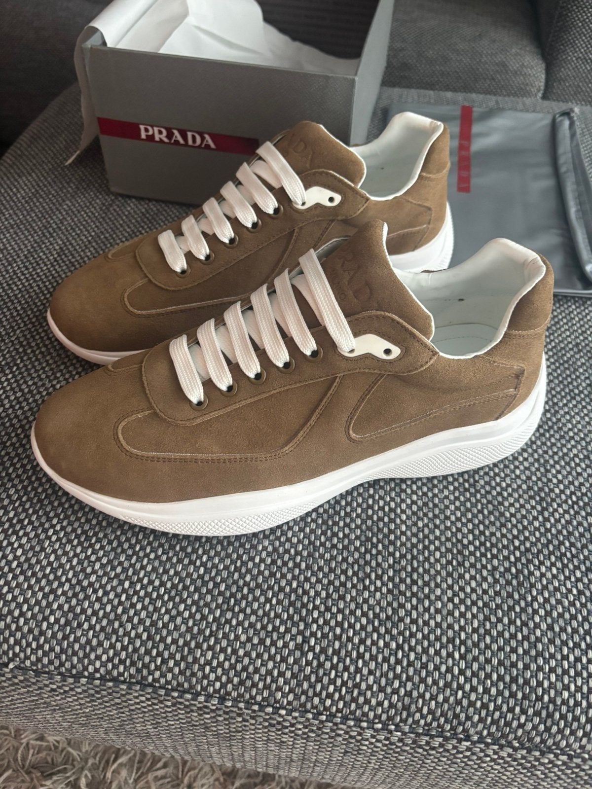 Prada America’s Cup Suéde, Kleding | Heren, Schoenen, Bruin, Nieuw, Ophalen of Verzenden, Sneakers of Gympen