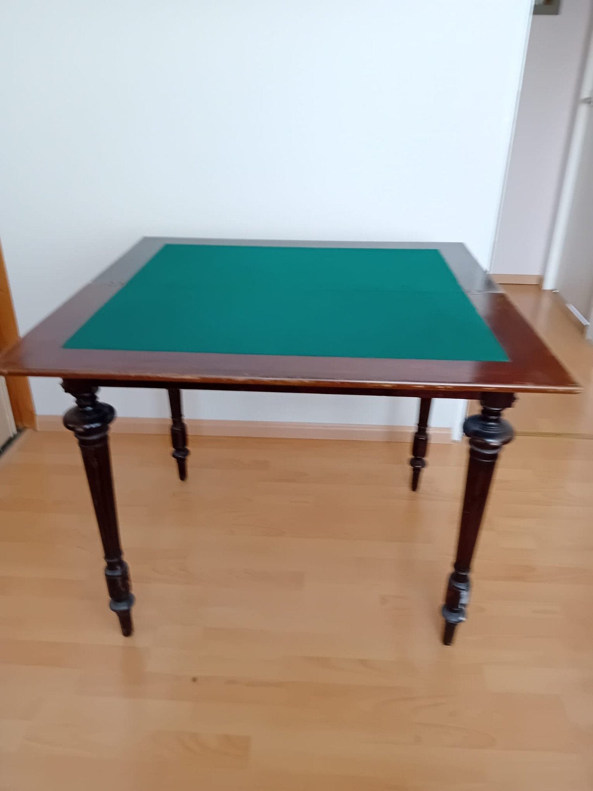 Elegante uitklapbare speeltafel met groen vilt, Ophalen