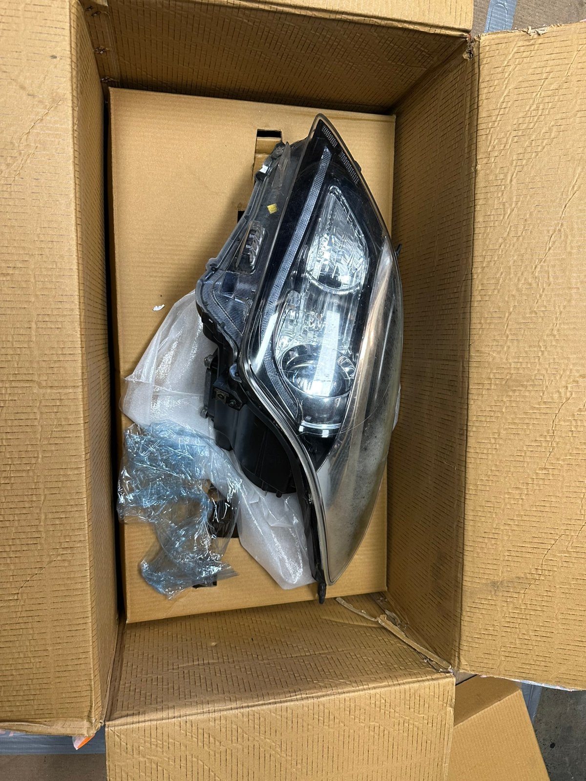 Suzuki baleno  linkerkoplamp , 2017, Verzenden, Suzuki