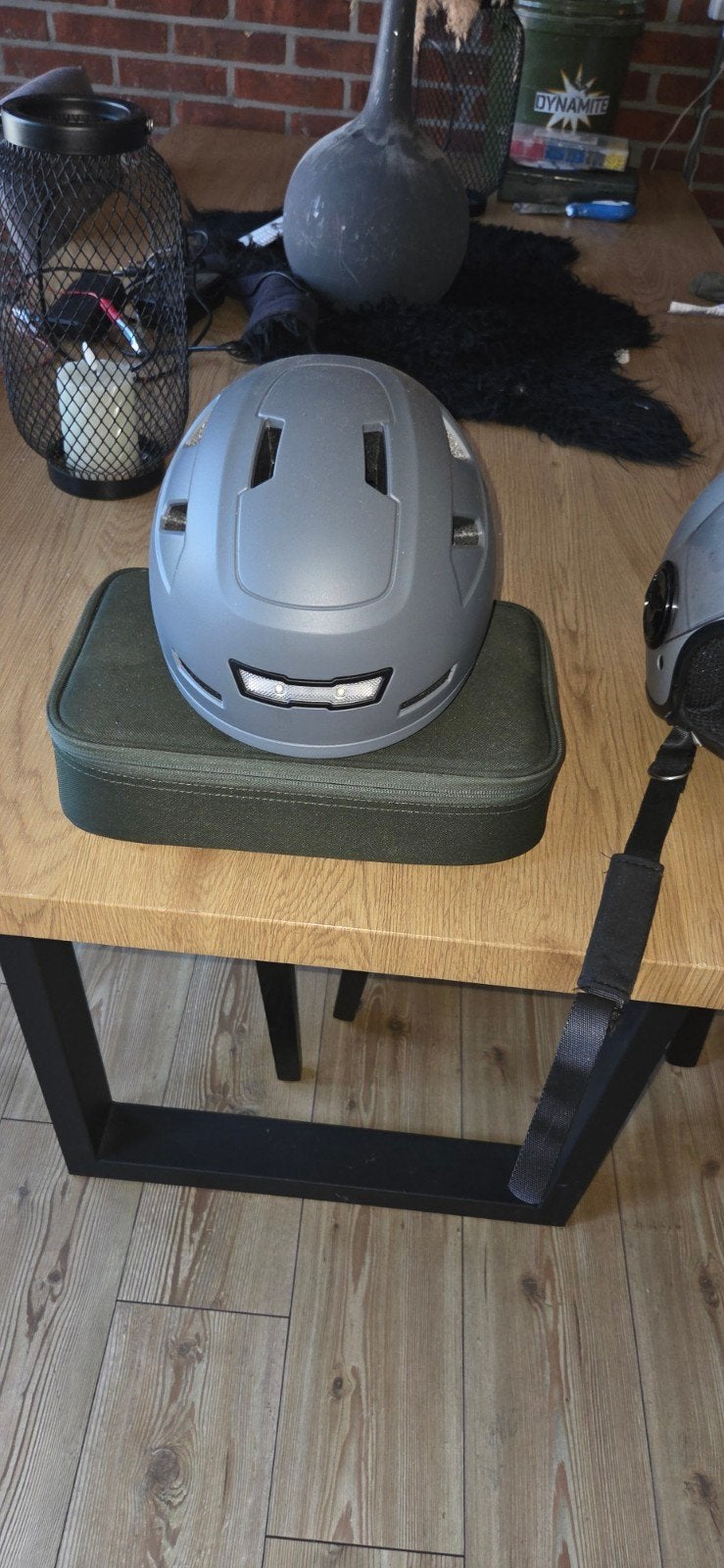 Stijlvolle Snorscooter Helm - Grijs, Fietsen en Brommers, Brommerhelmen, Ophalen of Verzenden, Gebruikt