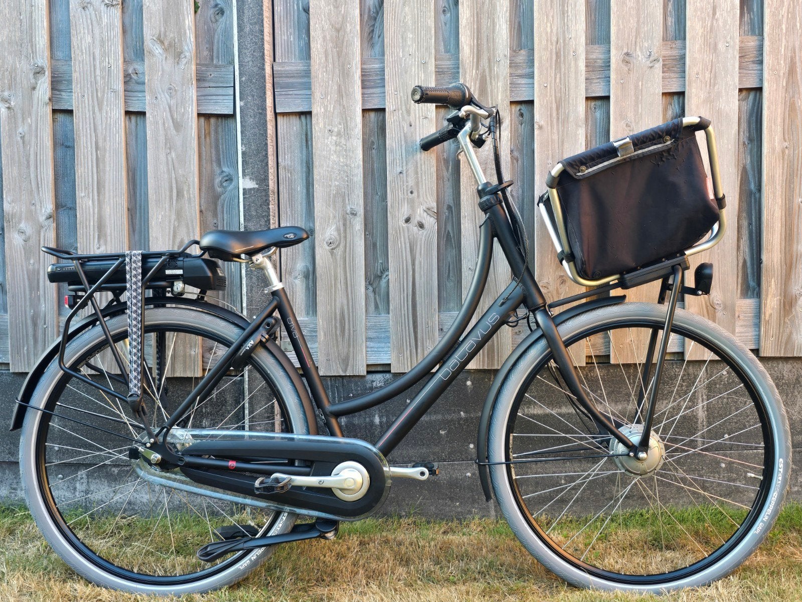 Batavus Diva Nieuwe Accu 50cm Dames E-bike Elektrischefiets, Fietsen en Brommers, Fietsen | Dames | Damesfietsen, Ophalen, 47 tot 50 cm