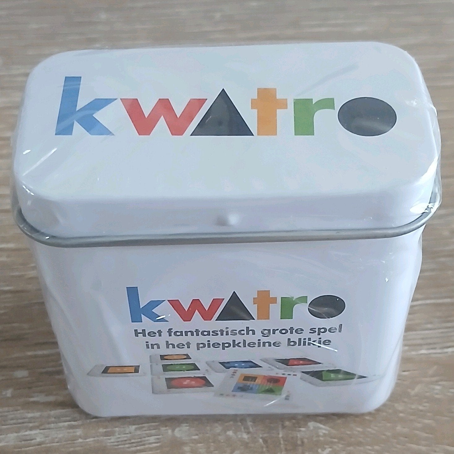 Nieuw in seal kwatro kaartspel in Blik 2-4 spelers 8+ spel, Een of twee spelers, Ophalen of Verzenden, Nieuw, White Goblin Games