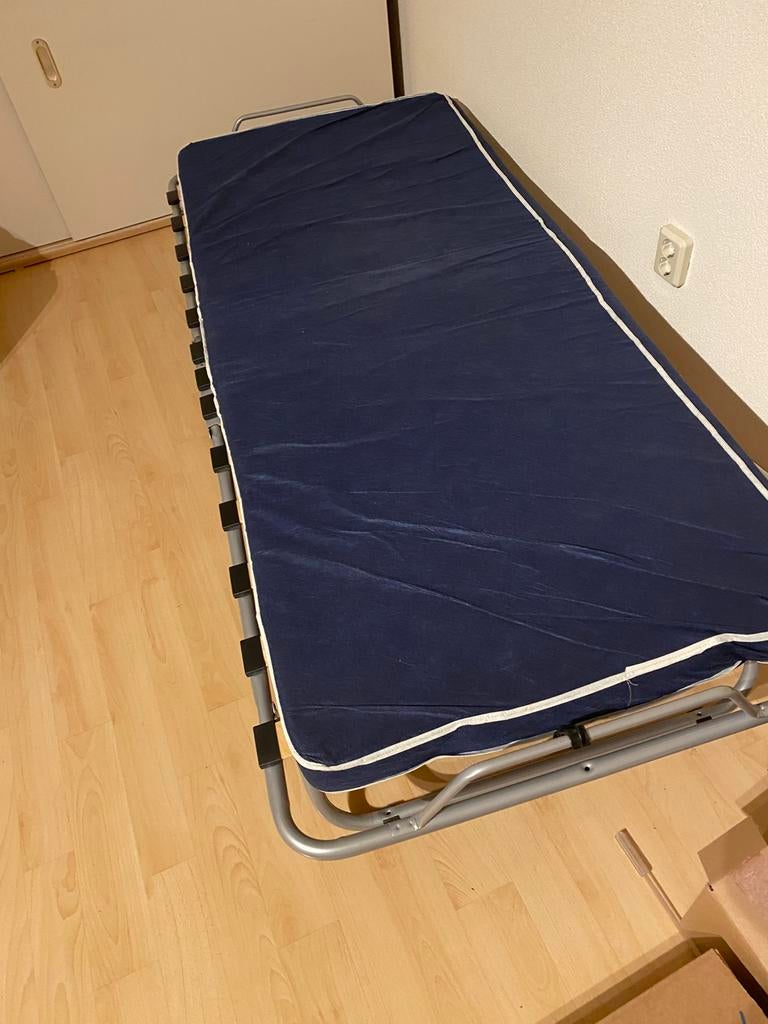 Mooi logeerbed!!, Ophalen, Eenpersoons, Zo goed als nieuw, 80 cm