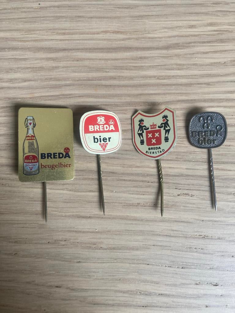 Vintage speldjes Breda bier, vier stuks, Verzamelen, Ophalen of Verzenden, Gebruikt, Merk, Speldje of Pin