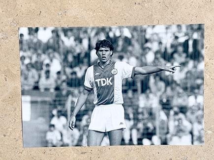 Org z/w foto 20x30cm Marco van Basten in Ajax TDK shirt 1985, Verzenden, Nieuw, Ajax, Poster, Plaatje of Sticker
