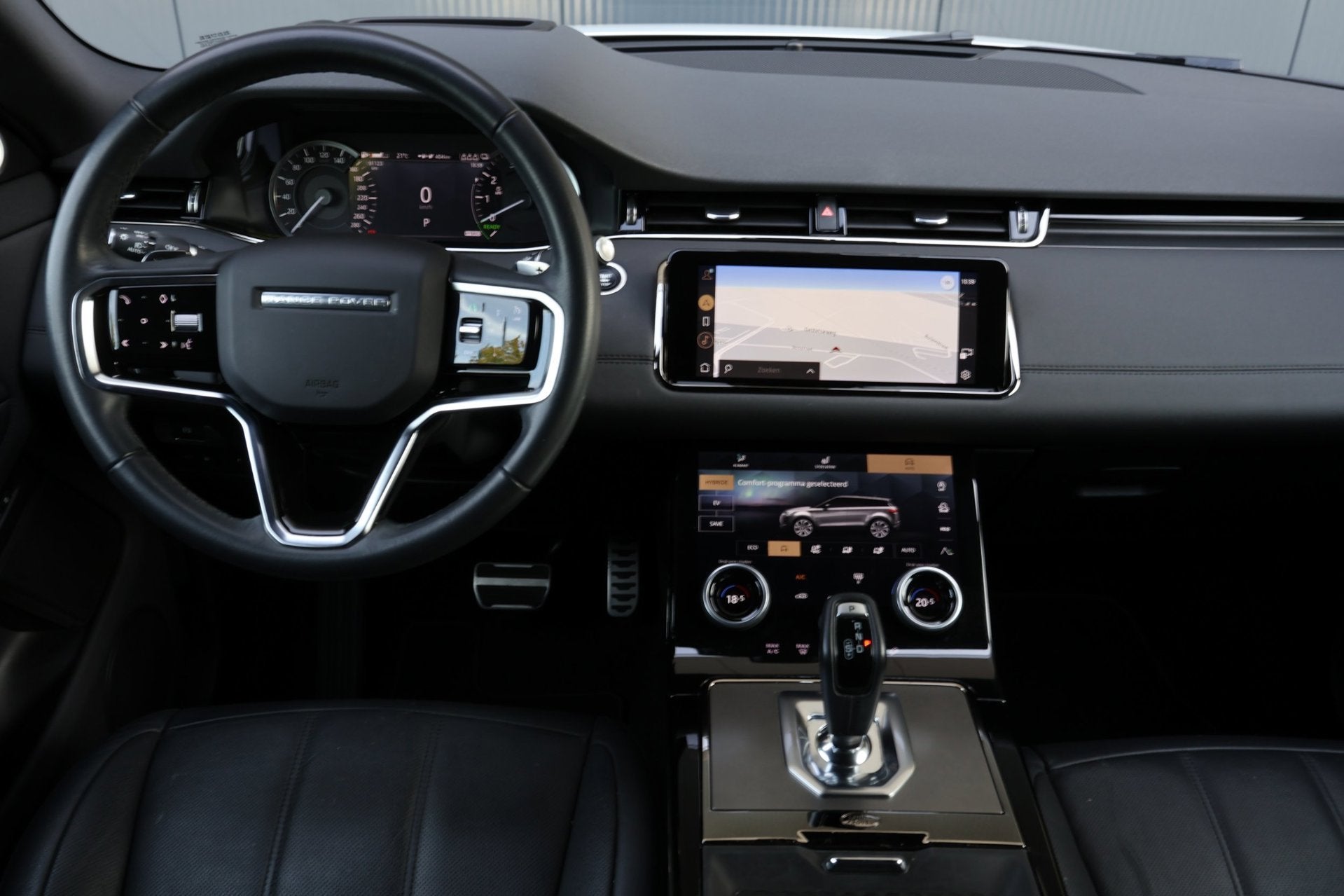 Land Rover Range Rover Evoque 1.5 P300e AWD R-Dynamic HSE Bl, Auto's, Land Rover, Wit, Hybride Elektrisch/Benzine, 147 €/maand