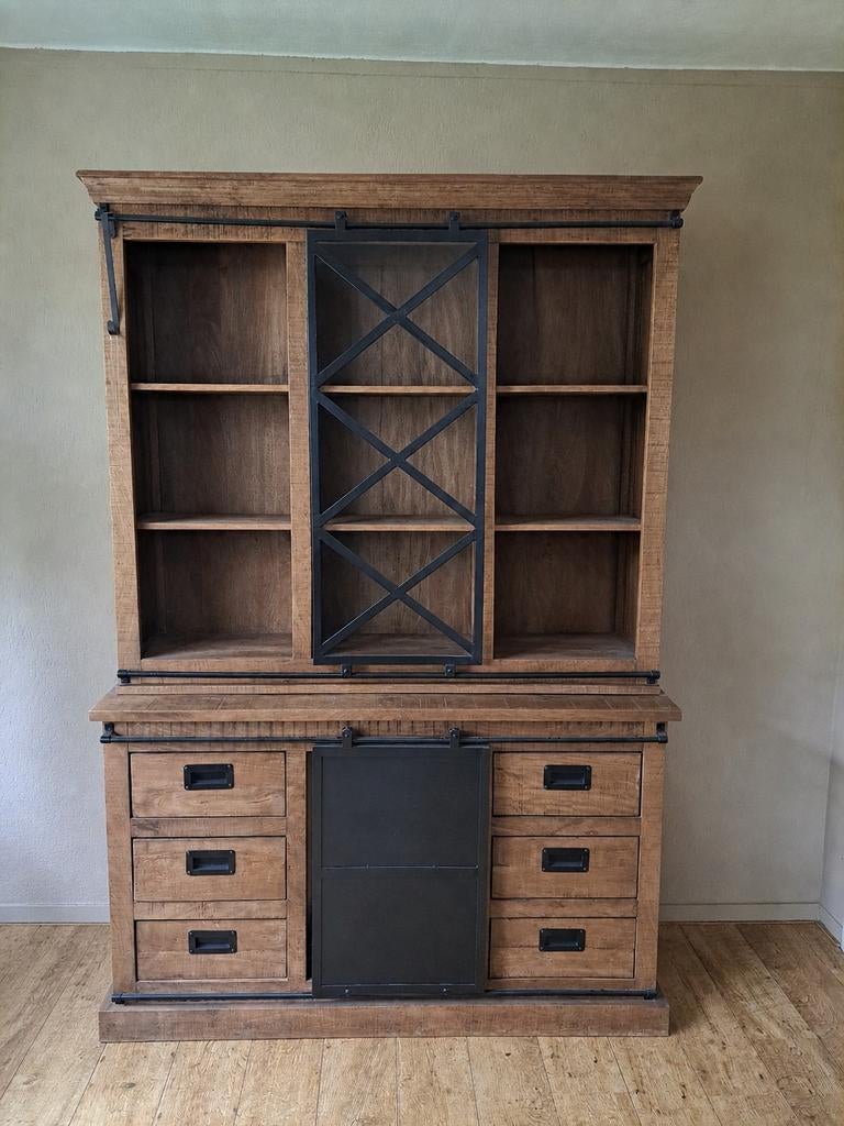 Robuuste houten kast met schuifdeuren en lades, Huis en Inrichting, Kasten | Boekenkasten, Met deur(en), Industrieel, Landelijk