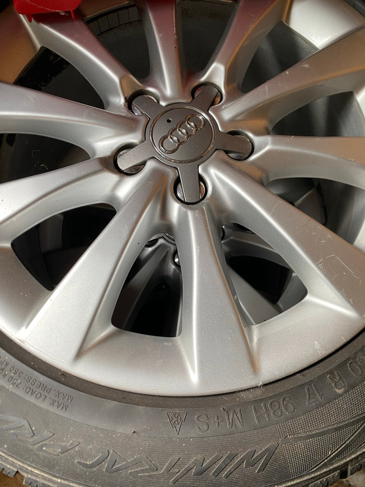 Vredestein winterbanden 225/50R17 met sneeuwkettingen, Ophalen, Gebruikt, 17 inch, Winterbanden