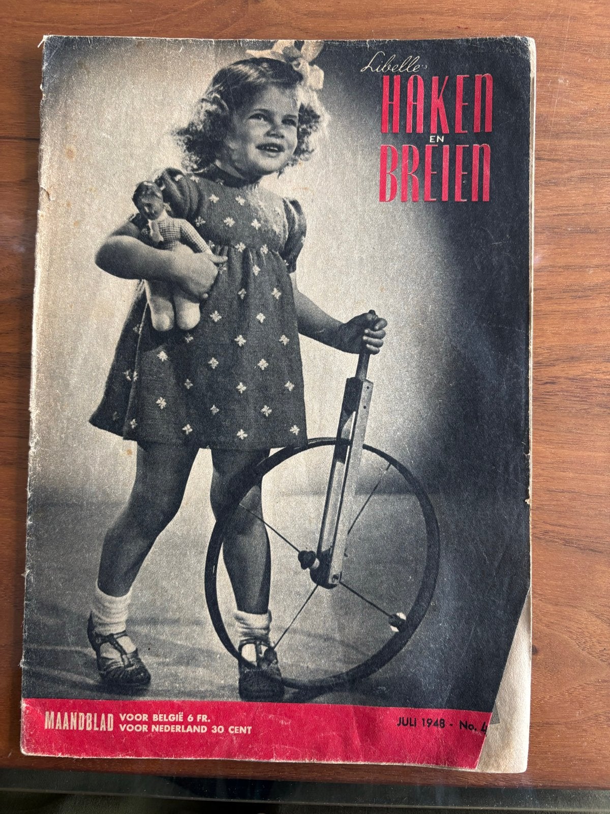 Libelle Haken en Breien Maandblad Juli 1948 - Vintage, Ophalen of Verzenden, Gelezen, Damesbladen