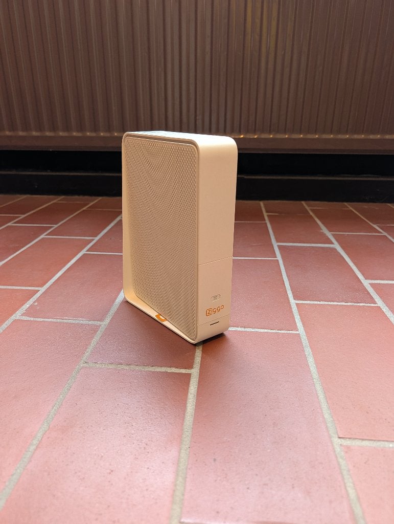 Ziggo Connectbox TG2492LG-ZG Router met modem, Computers en Software, Ophalen of Verzenden, Zo goed als nieuw, Router met modem