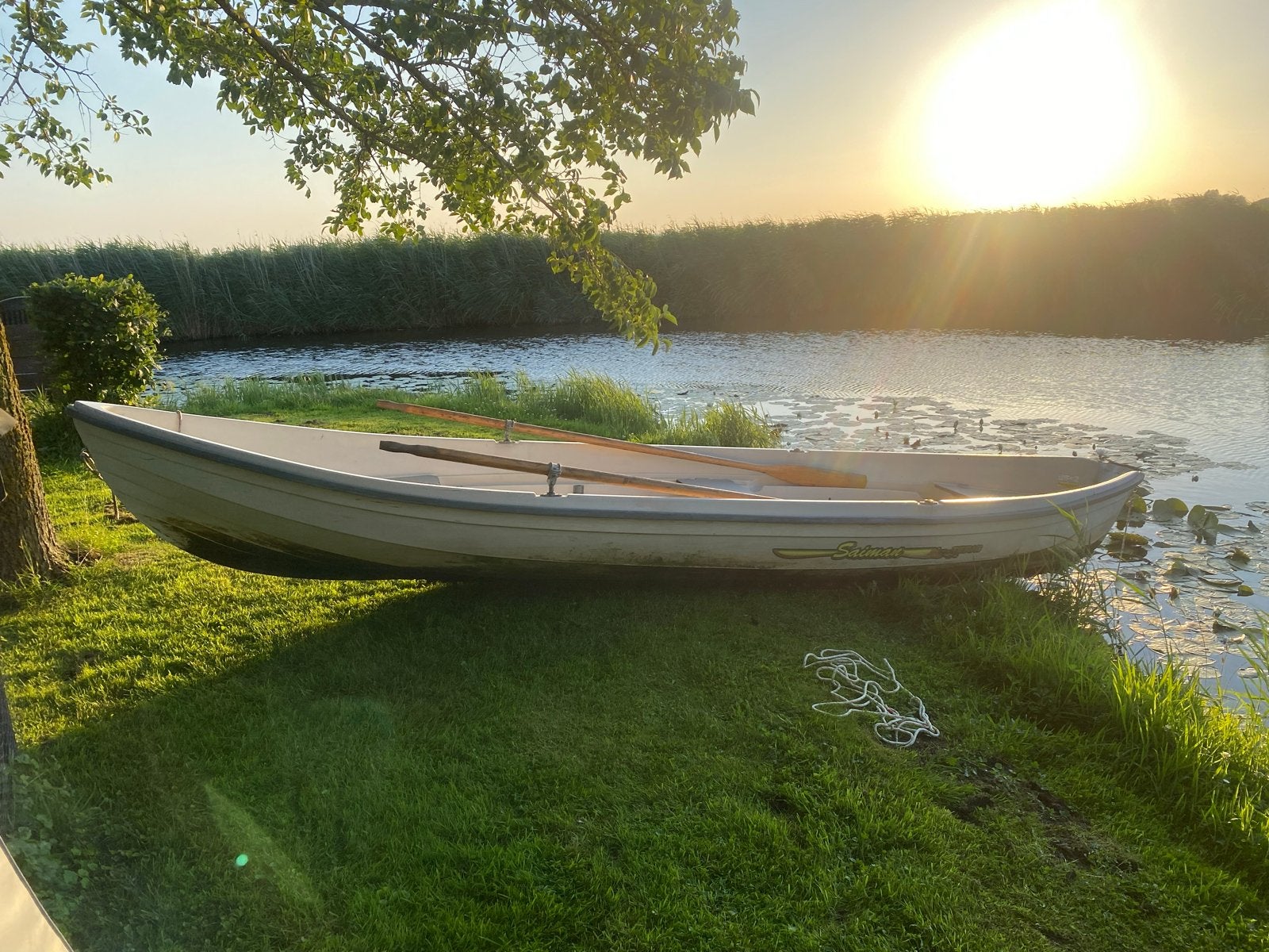 TERHI SAIMAN roeiboot in gebruikte staat met roeispanen, Watersport en Boten, Roeiboten, Ophalen, Kunststof, Gebruikt, Terhi